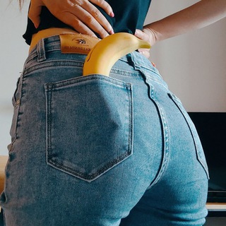 Пташка в тени дерева