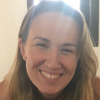 Professora Rayane Araujo