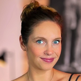 Céline Chevallier – Os Franceses Tomam Banho